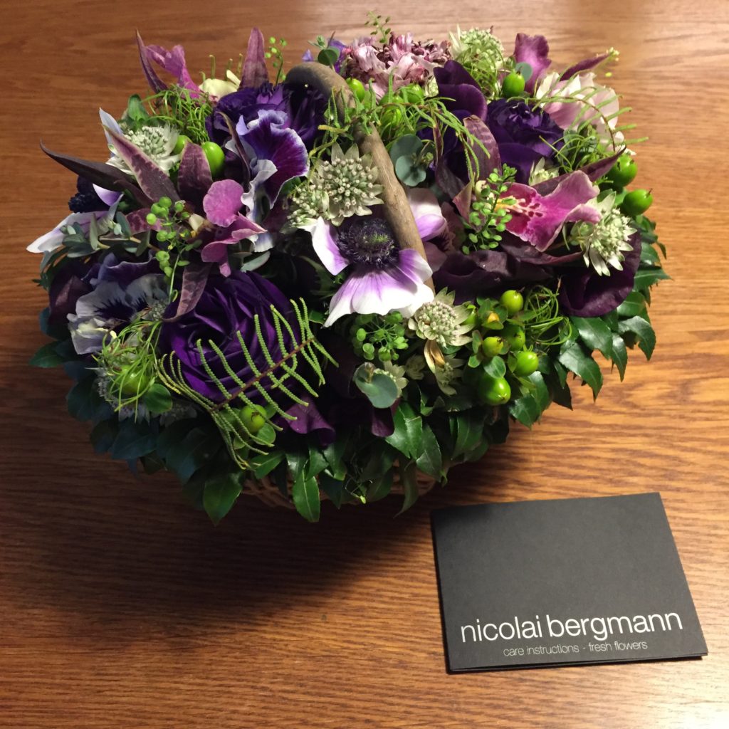 ニコライバーグマン 妻の誕生日プレゼントに選んだ生花アレンジメント 超省エネ住宅の住まい手による 家づくりブログ エココチカフェ